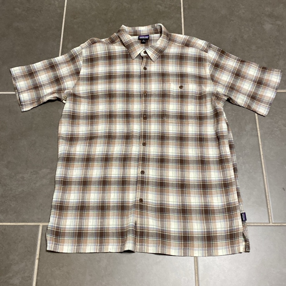 Patagonia Organic Cotton short sleeved shirt. Size XL - Picture 4 of 5